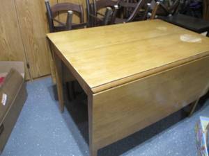 lot 82 image: Vintage hardwood drop-leaf dining t...