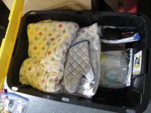 lot 86 image: Large tote containing flannel bed l...