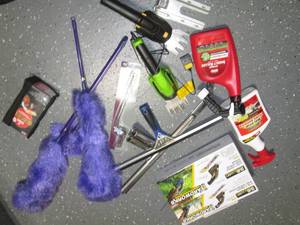 lot 90 image: Dusting wands, Window cleaning supp...