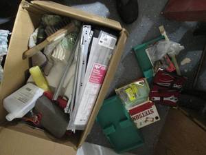 lot 98 image: Large Box of painting supplies and ...