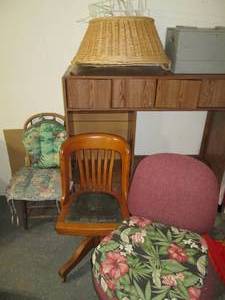 lot 5 image: Vintage Solid wood Secretaries Stan...