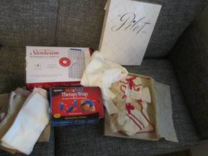 lot 120 image: Sunbeam heated blanket, therapy wra...