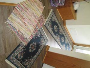 lot 54 image: Beautiful Floral themed runner and ...