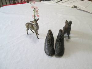 lot 56 image: Antique 1900s Metal Bulldog bank (...