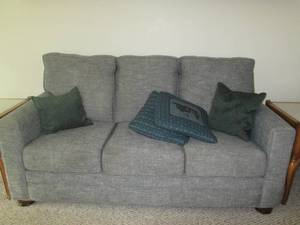 lot 4 image: Denim and Cream tone 3-Cushion sofa...