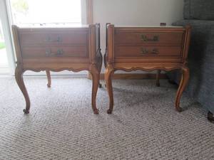 lot 6 image: Pair of Vintage Scalloped edge Wood...
