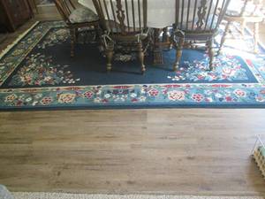 lot 21 image: Beautiful and Large Floral themed 1...