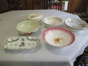lot 44 image: Variety of vintage fine China bowls...