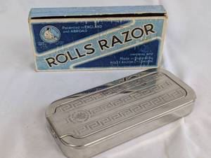 lot 17 image: Rolls Razor Imperial No. 2