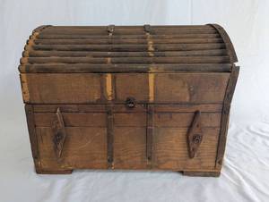 lot 29 image: Antique Wooden Storage Chest