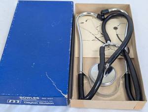 lot 32 image: Bowles Stethoscope No. 407