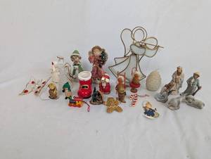 lot 36 image: Assorted Christmas Ornaments and Memorabilia Collection