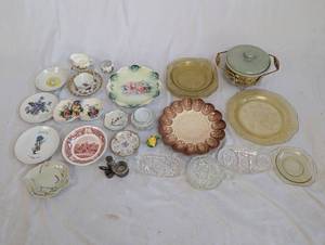 lot 52 image: Assorted Vintage Porcelain and Glassware Collection