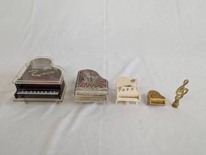 lot 65 image: Collection of Miniature Piano Music Boxes and Figurines