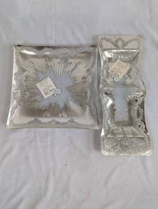 lot 66 image: Dorothy Thorpe Sterling Silver on Crystal Trays