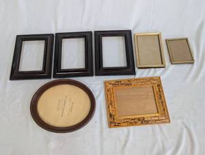 lot 73 image: Assorted Picture Frames Collection