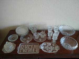 lot 20 image: Large Glass Lot