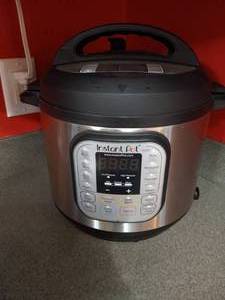 lot 38 image: Instant Pot - Appears Never Used