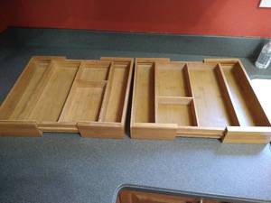 lot 41 image: (2) Expandable Bamboo Drawer Organizers