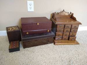 lot 55 image: (5) Boxes - Jewelry, Etc