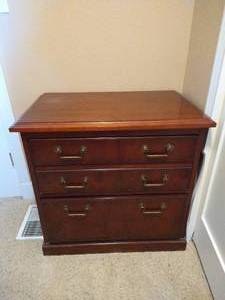 lot 65 image: Wood 2-Drawer Office Cabinet