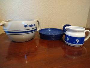 lot 74 image: Stoneware Dishes
