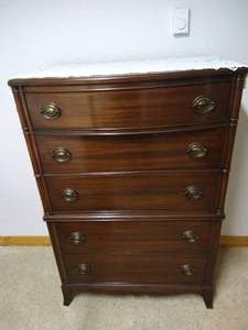 lot 144 image: Vintage Huntley Furniture Chest of Drawers