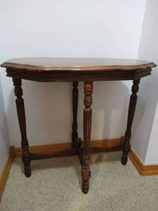 lot 146 image: Antique Wood Table