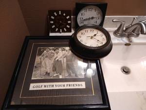 lot 150 image: (3) Clocks & (3) Stooges