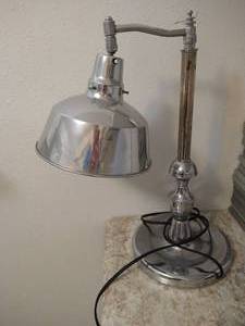 lot 158 image: Heavy Vintage Apollo Lamp