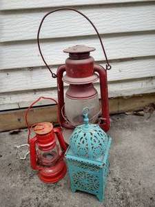 lot 170 image: (3) Lanterns