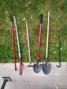 lot 179 image: Yard Tool Lot