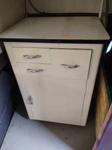 lot 193 image: Metal Cabinet