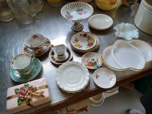 lot 223 image: China & Glass Dish Lot - Some Uranium Glass