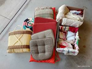 lot 247 image: Chair Padding, Doilies, Laces, Etc