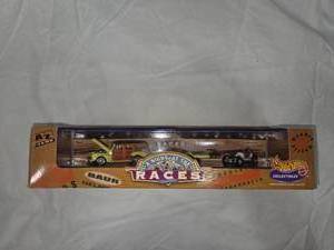 lot 167 image: Hot Wheels Collector Set
