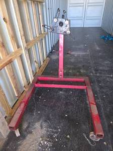 lot 186 image: Engine Stand