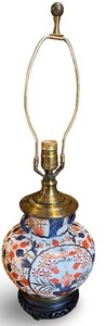 lot 11 image: Vintage Imari Porcelain Vase 24 Table Lamp with Brass Accents