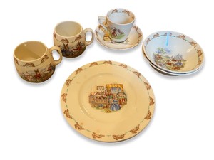 lot 26 image: Royal Doulton Bunnykins Childrens Tableware 8 Piece Set