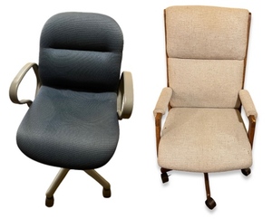 lot 39 image: Set of 2 Office Chairs with Upholstered Seats and Casters