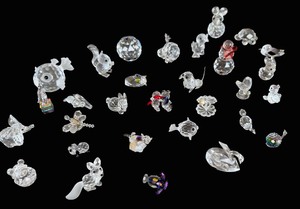 lot 42 image: Swarovski Mini Figurines