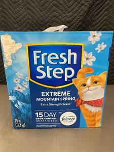 lot 17 image: Fresh Step Extreme Mountain Spring Clumping Cat Litter 25 lb