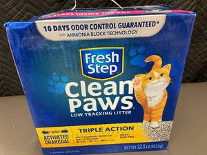 lot 23 image: Fresh Step Clean Paws Triple Action Cat Litter 22.5 lb Box