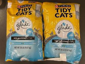 lot 25 image: Lot of 2 Purina Tidy Cats with Glade Non-Clumping Cat Litter 20 lb Each