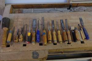 lot 24 image: Assorted Wood Chisels