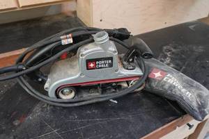 lot 28 image: Porter Cable Electric Belt Sander
