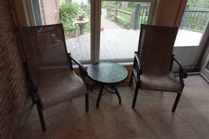 lot 3 image: 3-Piece Patio Set
