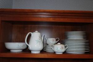 lot 333 image: Easterling Tea Set