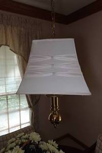 lot 350 image: Pendant Light