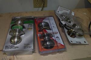 lot 53 image: 3 Door Knobs - Hall & Closet, Entry